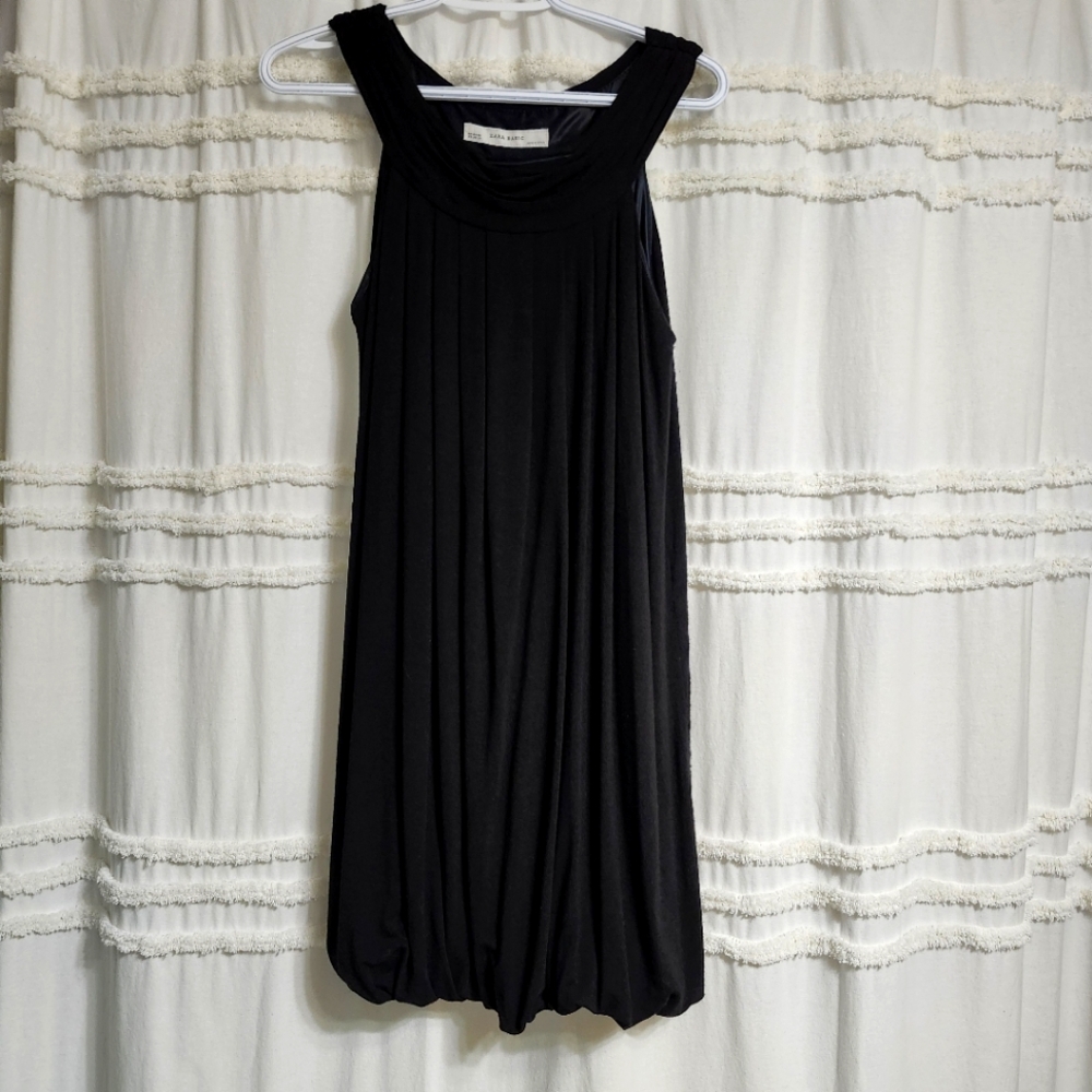 Beautiful, Zara Pleated, Bubble Hem. Size Xs
